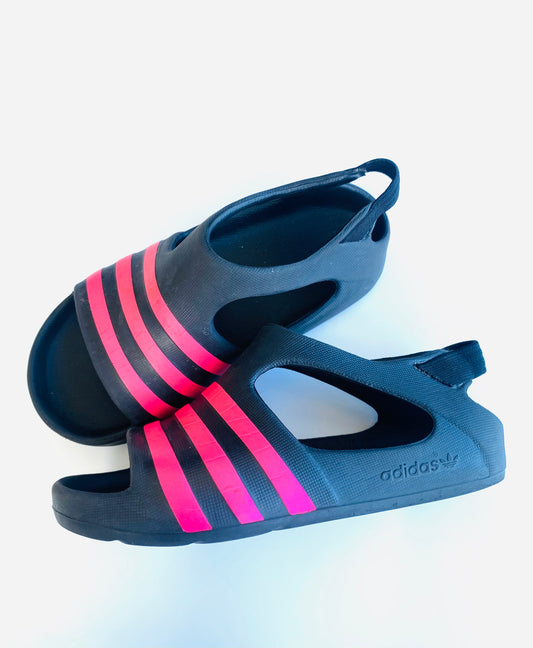 Adidas Adilette Sandals (18cm / 4YR)